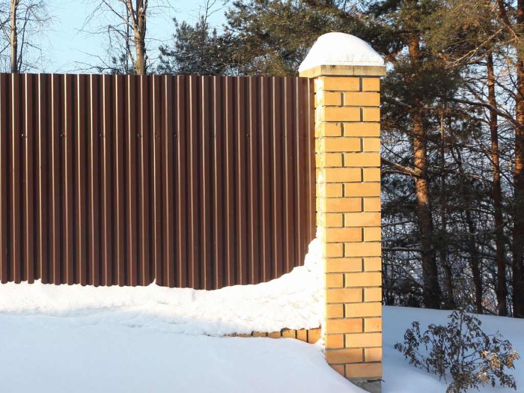 HOW TO INSTALL A CORRUGATED METAL FENCE AT HOME 3 CORRUGATED METAL FENCE