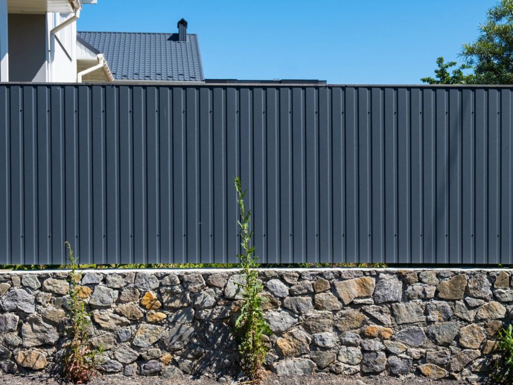 HOW TO INSTALL A CORRUGATED METAL FENCE AT HOME 2 CORRUGATED METAL FENCE