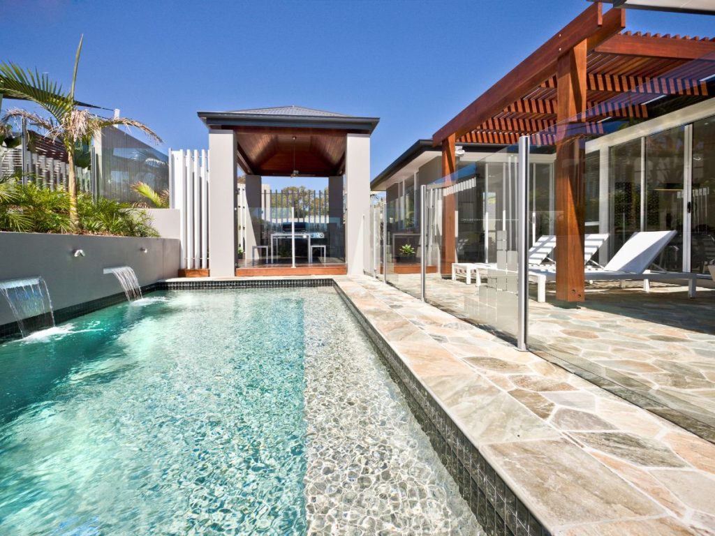 BEST POOL FENCE IDEAS FOR PRIVACY AND SAFETY 1 GLASS POOL FENCE