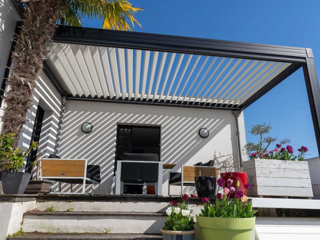 TOP MODERN PERGOLA DESIGNS TO WATCH IN 2025 5 WHITE PERGOLAS