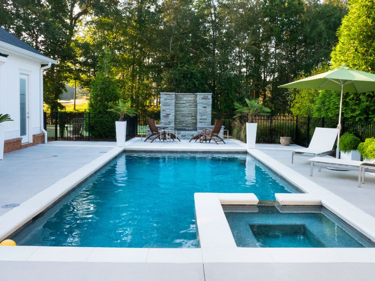 COMMERCIAL POOL INSTALLATION