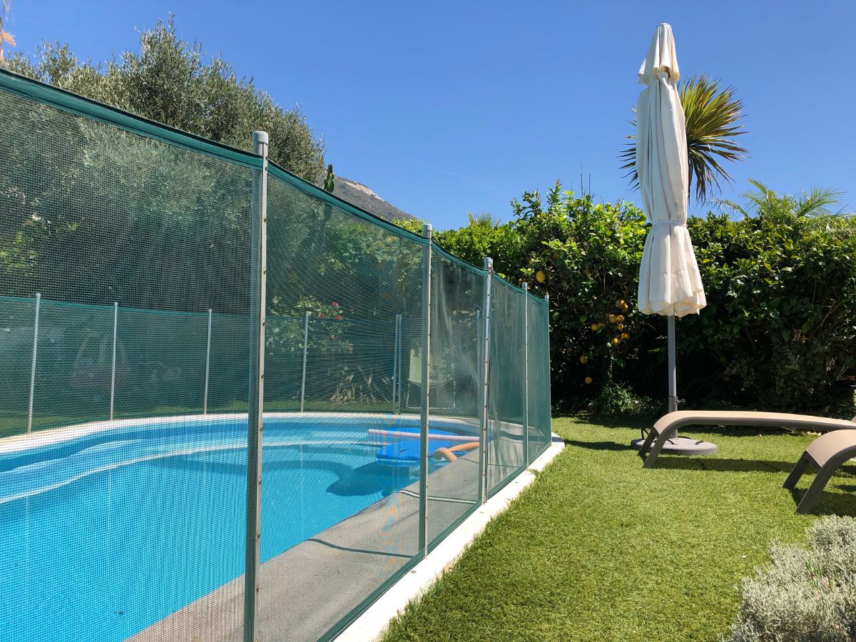 pool fence ideas