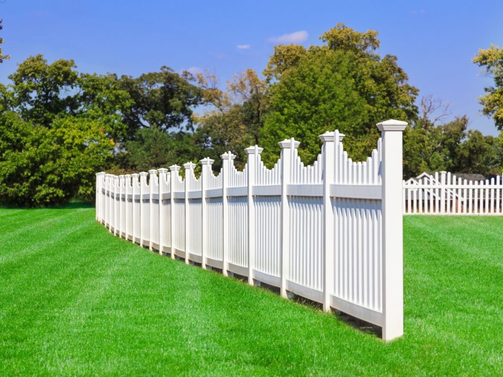 VINYL FENCE
