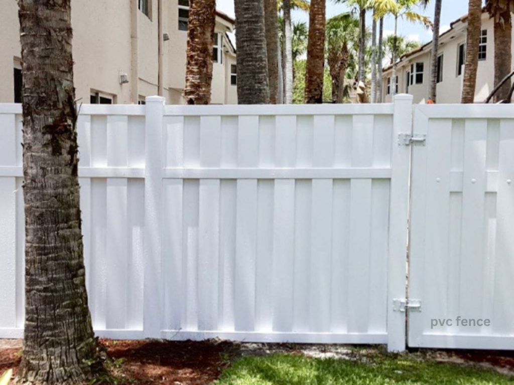 MODERN BACKYARD VINYL FENCE IDEAS YOU'LL LOVE 4 VINYL SHADOWBOX FENCING