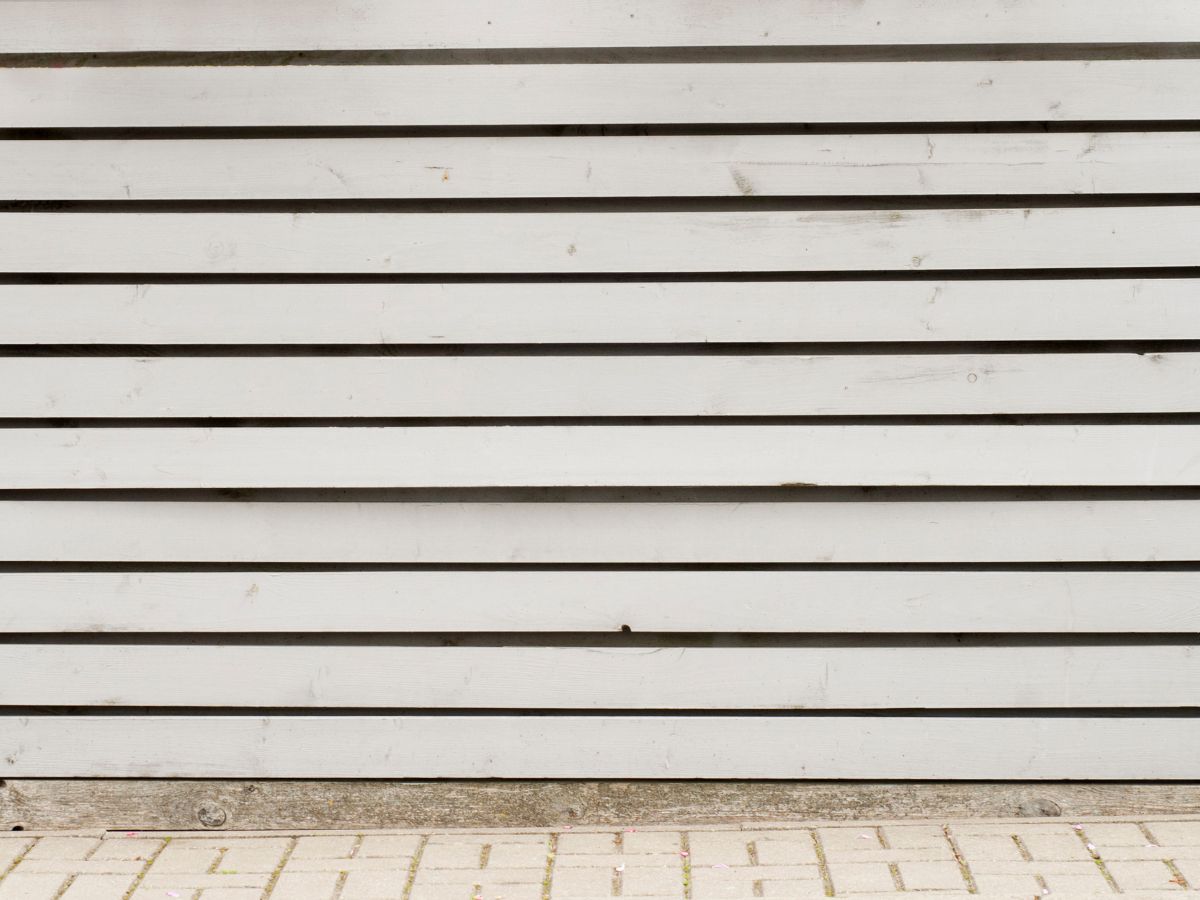 HORIZONTAL WOOD FENCE