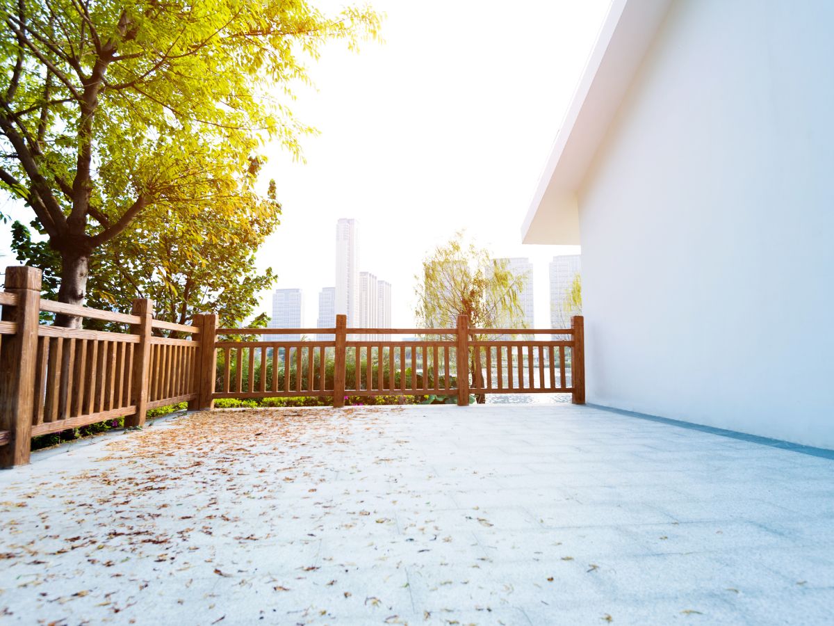 BACKYARD FENCE IDEAS